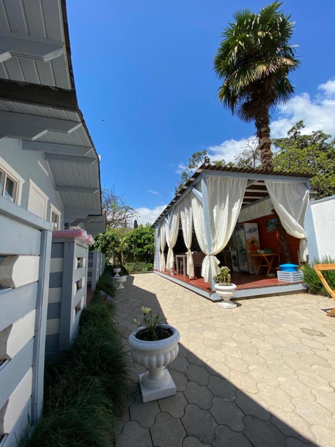 Эко Домики У Моря В Гаграх Gagra Eksteriør billede
